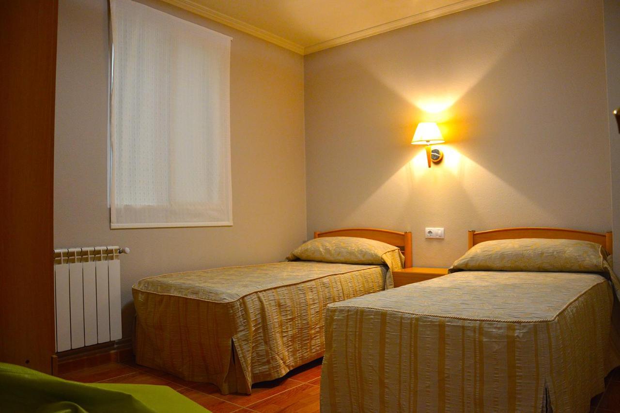 Pension Quilmes Vimianzo Exterior photo